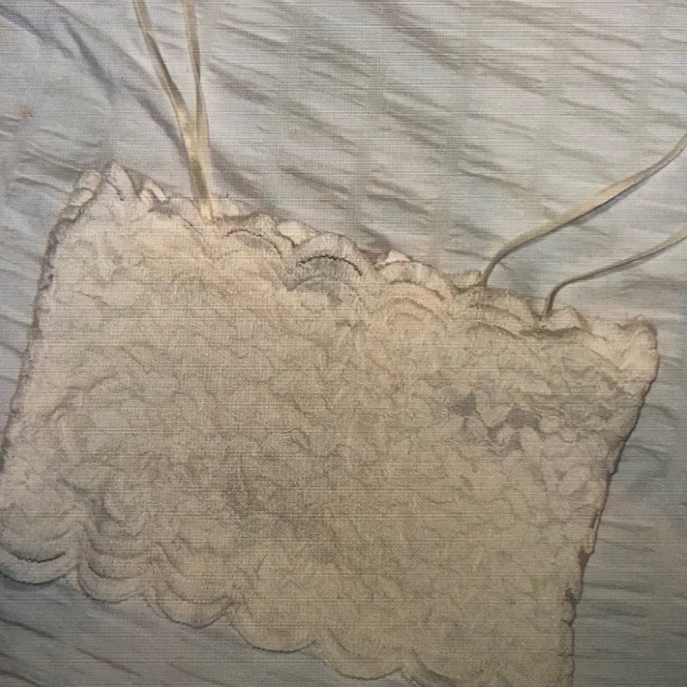 Elegant Lace Crop Top - Cream